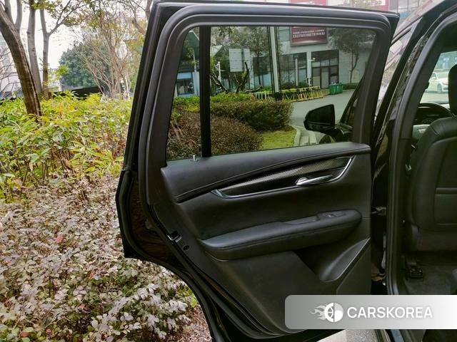 Cadillac XT6 2022 Черный из Китая, фото 6