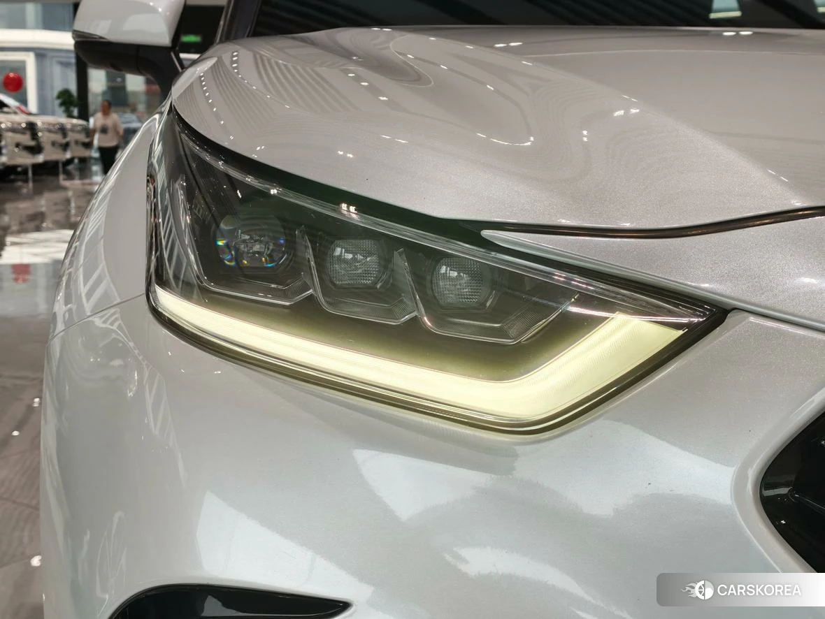 Toyota Crown Lufang 2022 Белый из Китая, фото 6