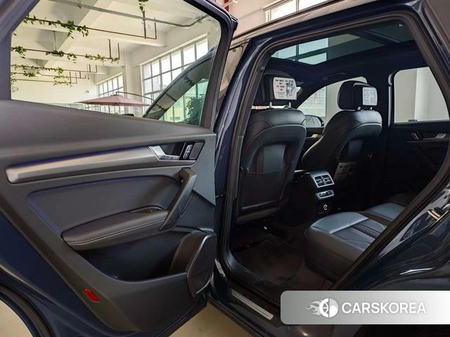 Audi Q5L 2025 Синий из Китая, фото 6