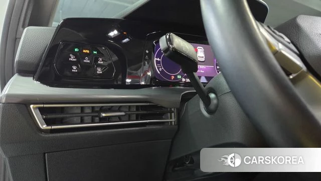 Volkswagen Golf 8th Generation 2022 Белый из Кореи, фото 6