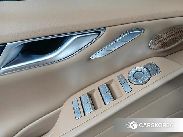 Genesis G80 (RG3) 2025 Серебристо-серый из Кореи, фото 6