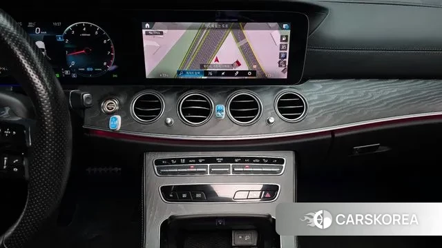 Mercedes-Benz E-Class W213 2022 Белый из Кореи, фото 6