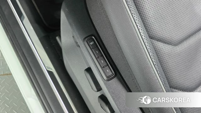Volkswagen Tiguan Allspace 2022 Белый из Кореи, фото 6