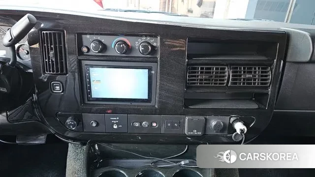 Chevrolet Express Van 2020 Черный из Кореи, фото 6