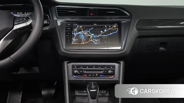 Volkswagen Tiguan second Generation 2023 Белый из Кореи, фото 6