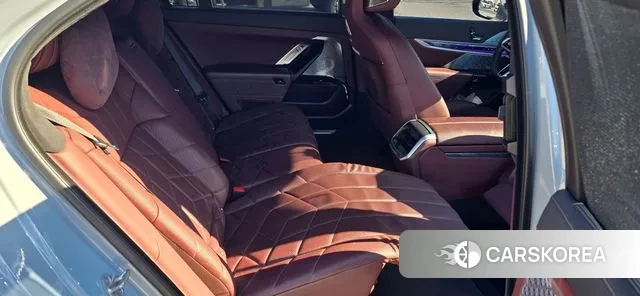 BMW i7 (G70) 2023 Небесно-голубой из Кореи, фото 6