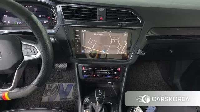 Volkswagen Tiguan second Generation 2023 Белый из Кореи, фото 6