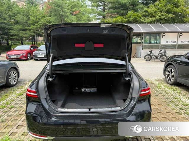 BMW 5 Series (G60) 2025 Черный из Кореи, фото 6