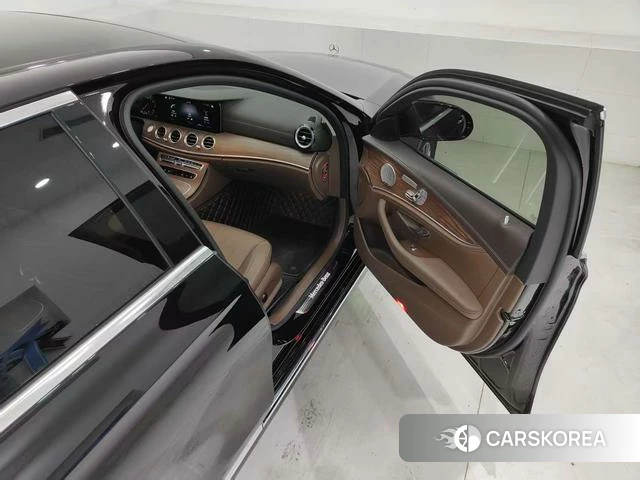 Mercedes-Benz E-class id 4238150 из Китая 6