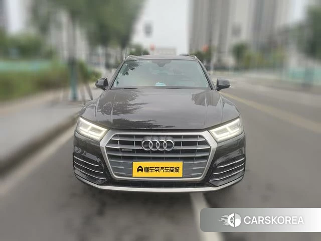 Audi Q5L 2021 Черный из Китая, фото 6