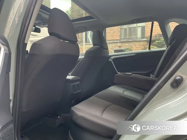 Toyota RAV4 Rongfang 2023 Серебристо-серый из Китая, фото 6