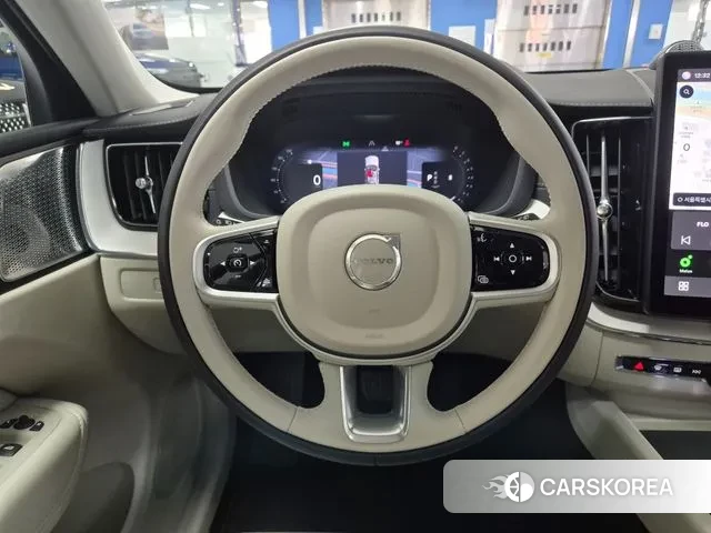 Volvo XC60 second Generation 2025 Белый из Кореи, фото 6