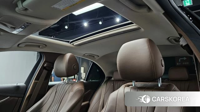 Mercedes-Benz E-Class W213 2019 Черный из Кореи, фото 6