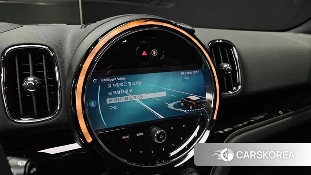 Mini Cooper S Countryman 2024 Светло-серебряный цвет из Кореи, фото 6