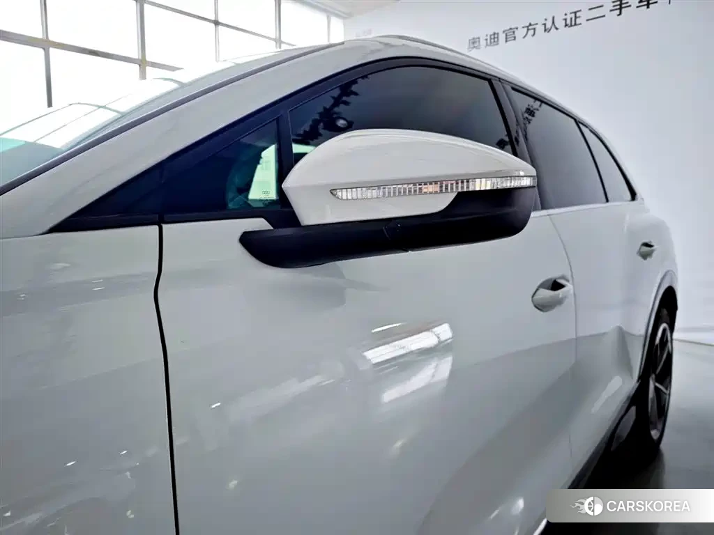 Audi Q5 e-tron 2023 Белый из Китая, фото 6