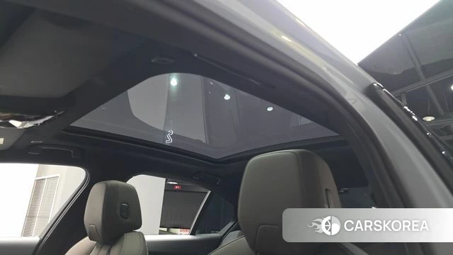 BMW 5 Series (G60) 2024 Серебристо-серый из Кореи, фото 6