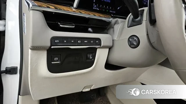 Cadillac Escalade 5th Generation 2023 Белый из Кореи, фото 6