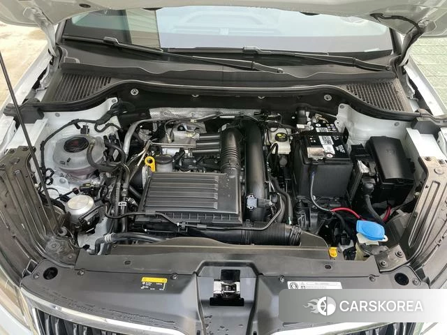 Skoda Krok 2023 Белый из Китая, фото 6