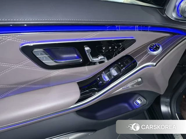 Mercedes-Benz Maybach S-class 2023 Черный из Китая, фото 6