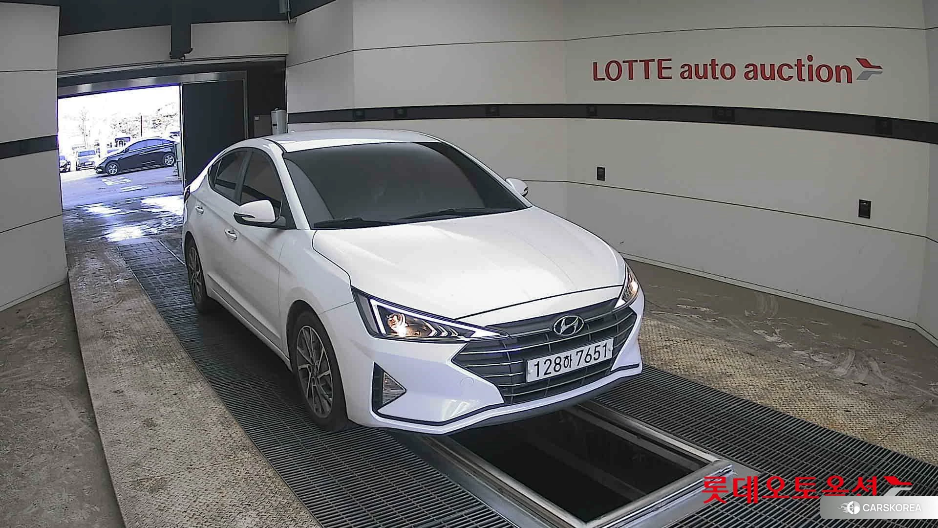 Hyundai Avante 2020 Polar White из Кореи, фото 6