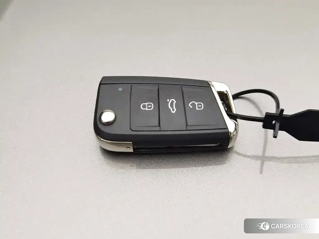 Skoda Kodiaq 2023 Silver/gray из Китая, фото 6