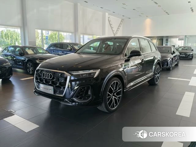 Audi Q7 2025 Черный из Китая, фото 6