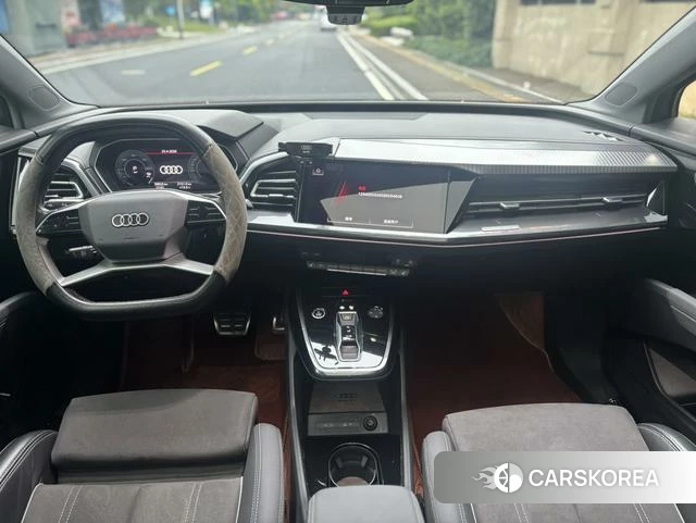 Audi Q4 e-tron 2023 Серебристо-серый из Китая, фото 6