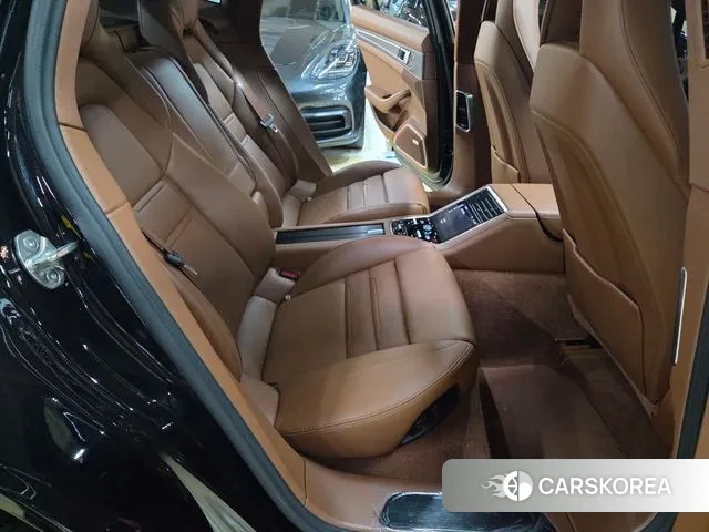 Porsche Panamera (971) 2023 Черный из Кореи, фото 6