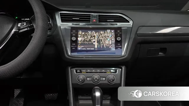 Volkswagen Tiguan second Generation 2018 Серебристо-серый из Кореи, фото 6