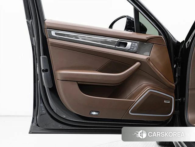 Porsche Panamera (971) 2023 Черный из Кореи, фото 6