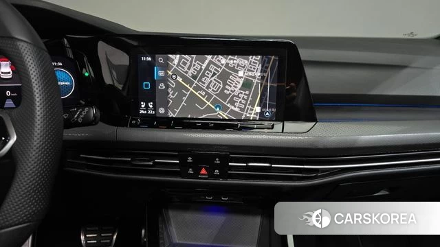 Volkswagen Golf 8th Generation 2024 Белый из Кореи, фото 6