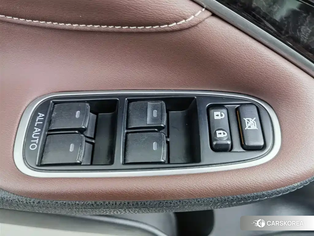 Toyota Crown 2018 Черный из Китая, фото 6
