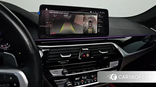 BMW 5 Series (G30) 2022 Серебристо-серый из Кореи, фото 6