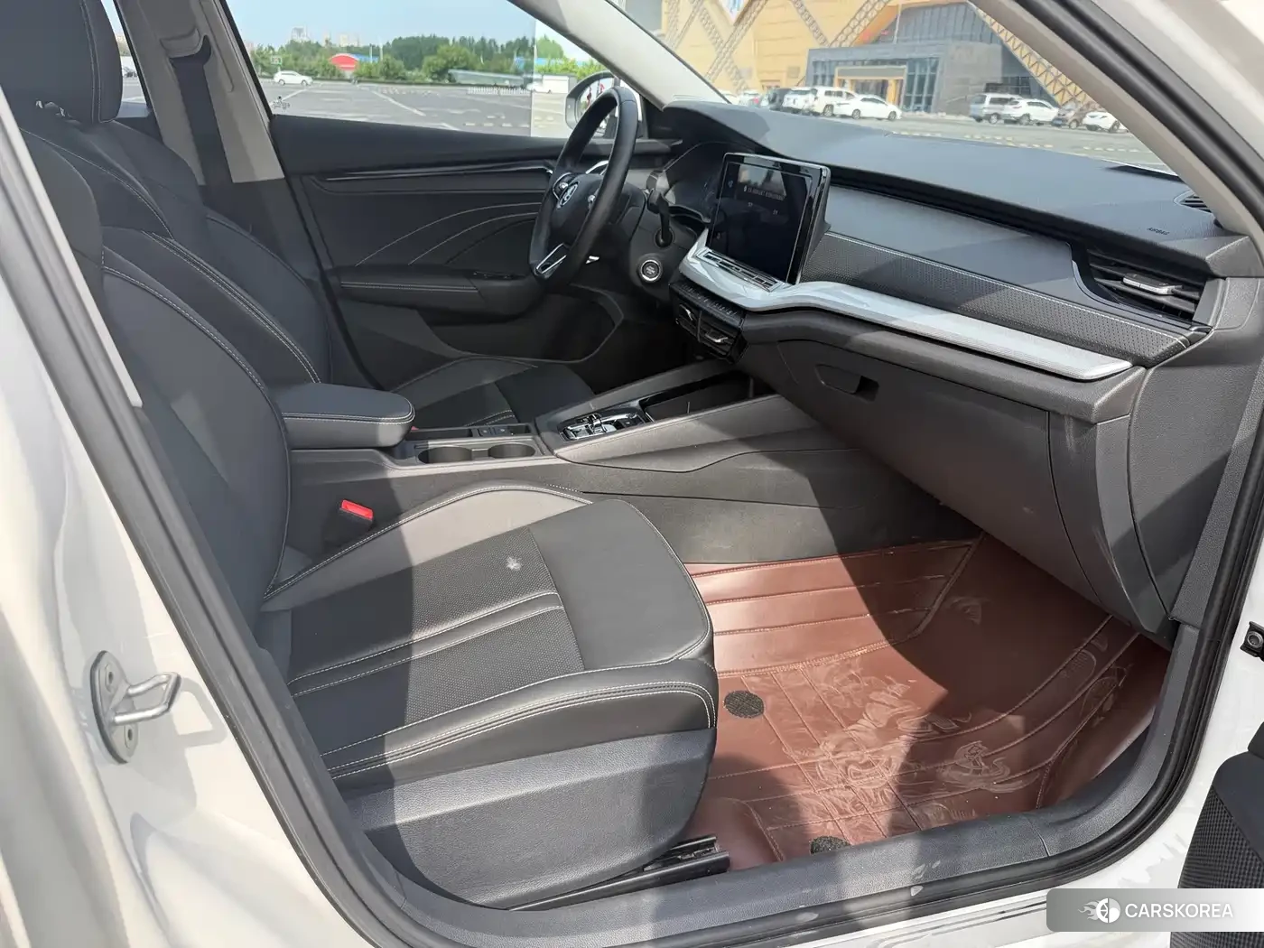 Skoda Octavia 2022 Белый из Китая, фото 6