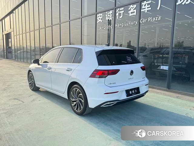 Volkswagen Golf 2024 Белый из Китая, фото 6