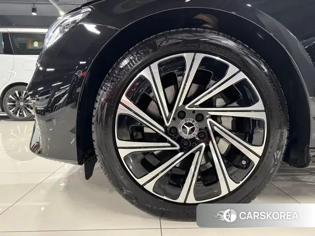 Mercedes-Benz E-Class W214 2025 Черный из Кореи, фото 6