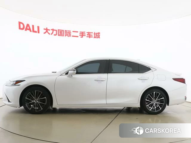 Lexus ES 2023 Белый из Китая, фото 6