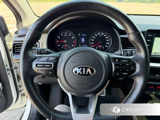 Kia Stonic 2018 Белый из Кореи, фото 6