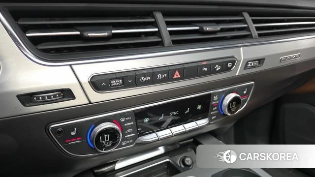 Audi Q7 (4M) 2019 Серебряный из Кореи, фото 6
