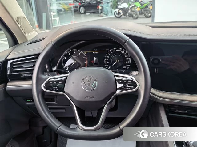 Volkswagen Touareg 2023 Черный из Китая, фото 6