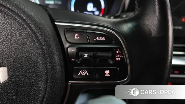 Kia Niro Plus 2022 Серебряный из Кореи, фото 6