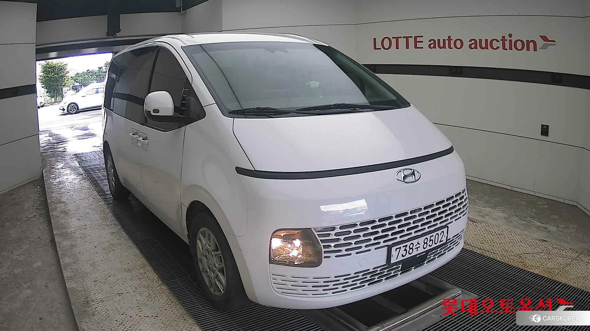 Hyundai Staria 2023 Белый из Кореи, фото 6