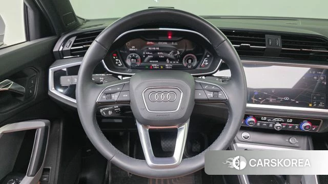 Audi Q3 (F3) 2023 Белый из Кореи, фото 6