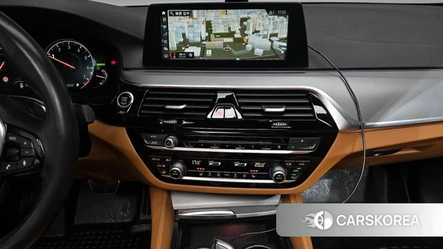 BMW 5 Series (G30) 2018 Белый из Кореи, фото 6
