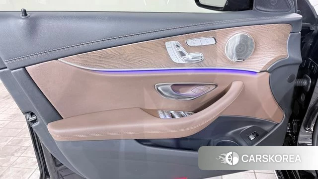 Mercedes-Benz E-Class W213 2023 Черный из Кореи, фото 6