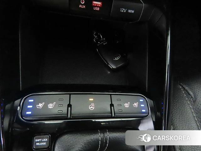 Kia Stonic 2018 Белый из Кореи, фото 6