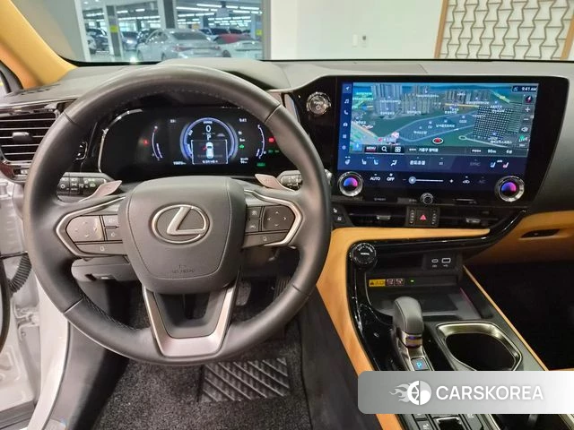 Lexus NX350h Second generation 2024 Жемчужный цвет из Кореи, фото 6