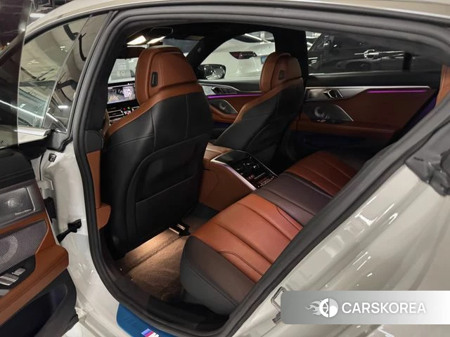 BMW 8 Series (G15) 2023 Белый из Кореи, фото 6