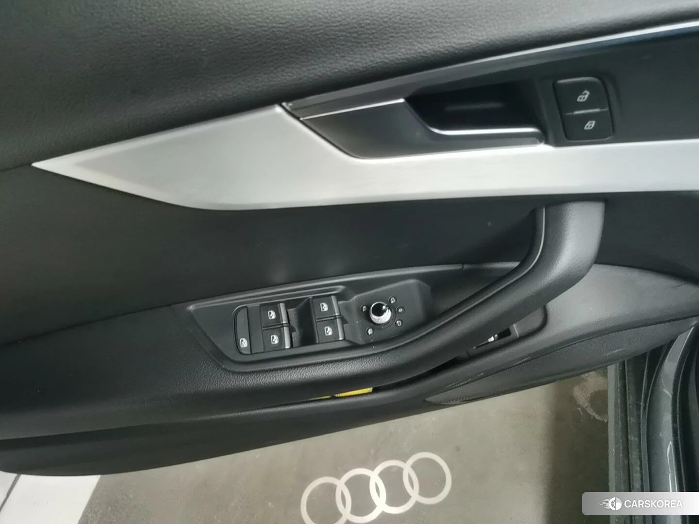 Audi A4L 2021 Темно-серый из Китая, фото 6
