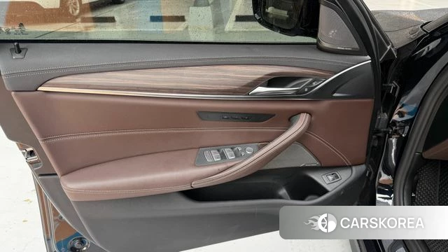 BMW 5 Series (G30) 2021 Черный из Кореи, фото 6